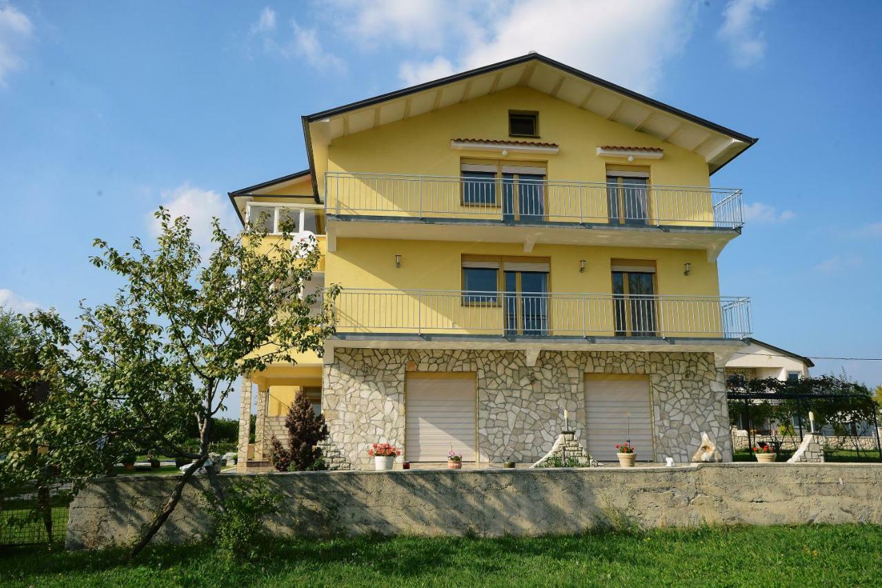 Appartement Ferienhaus Tomic à Nedeščina Extérieur photo