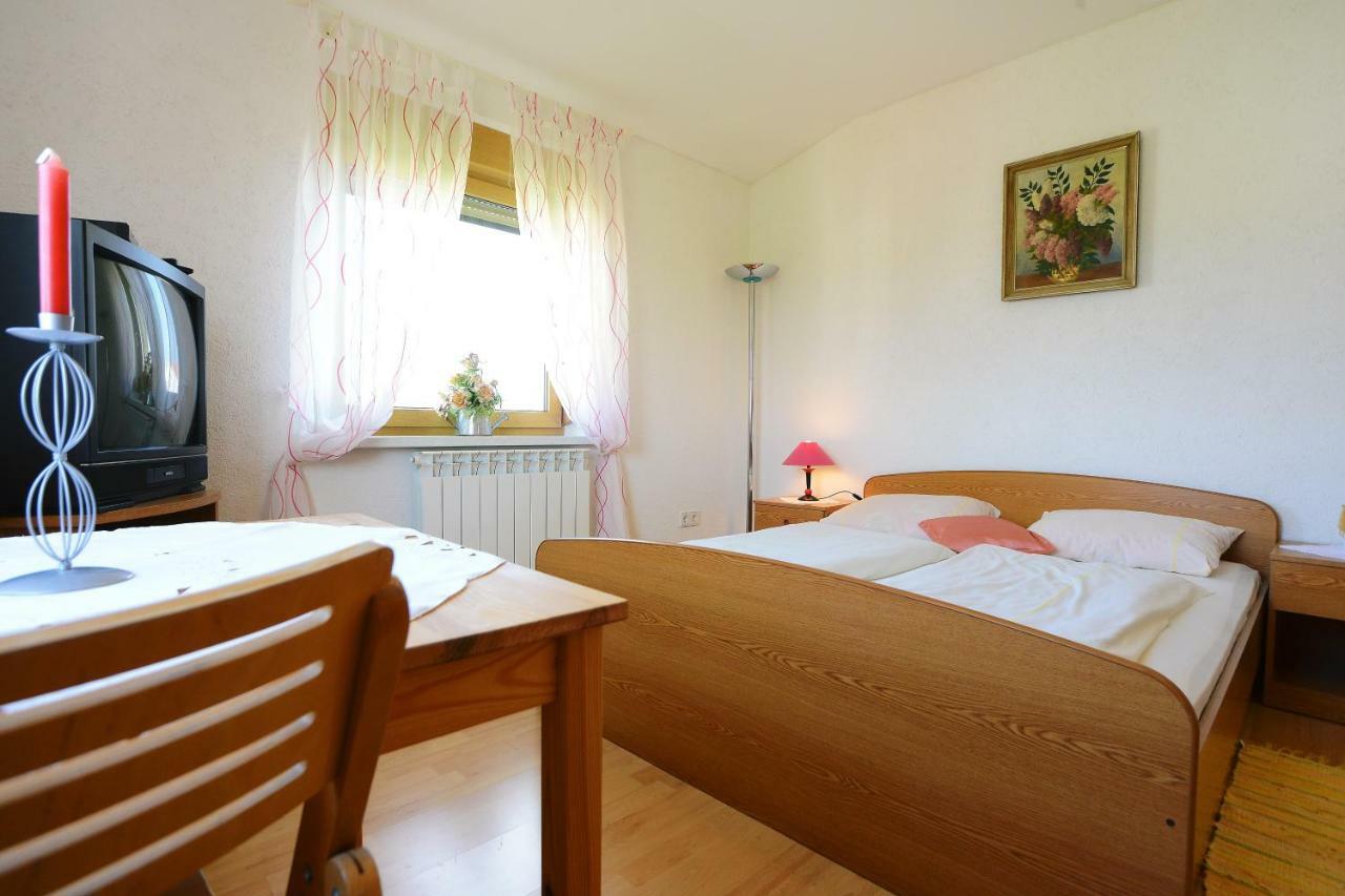 Appartement Ferienhaus Tomic à Nedeščina Extérieur photo