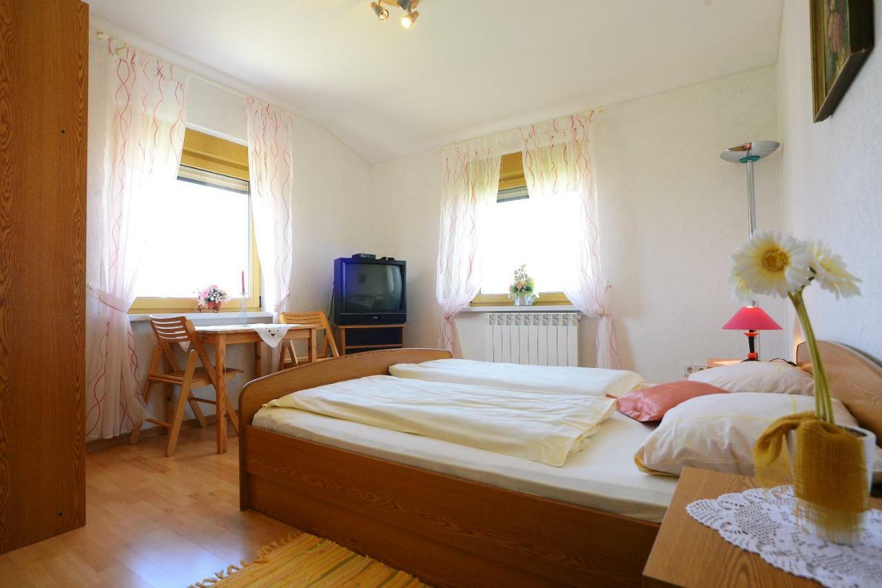 Appartement Ferienhaus Tomic à Nedeščina Extérieur photo